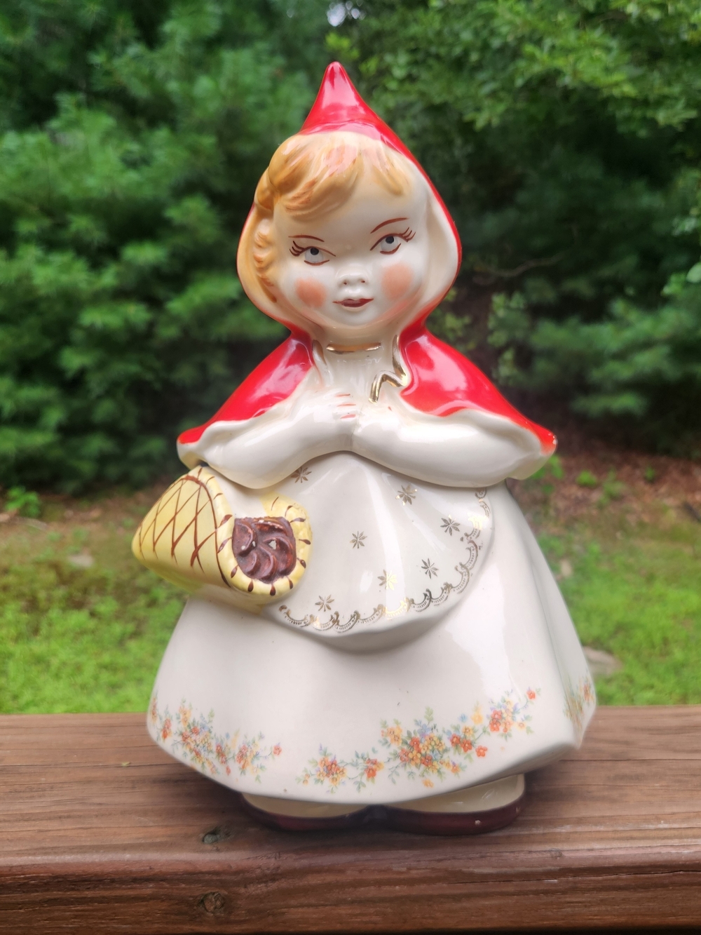 Vintage Hull Pottery / Hull Ware Little Red Riding Hood Cookie Jar #967
